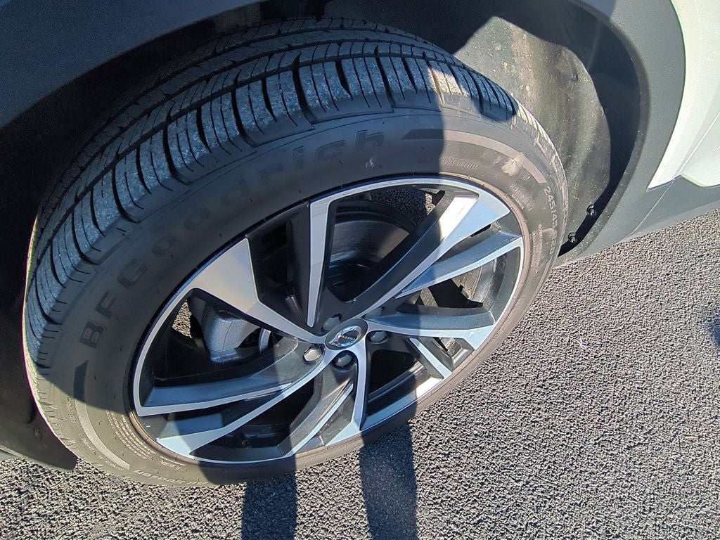 2021 Volvo XC40 R-Design