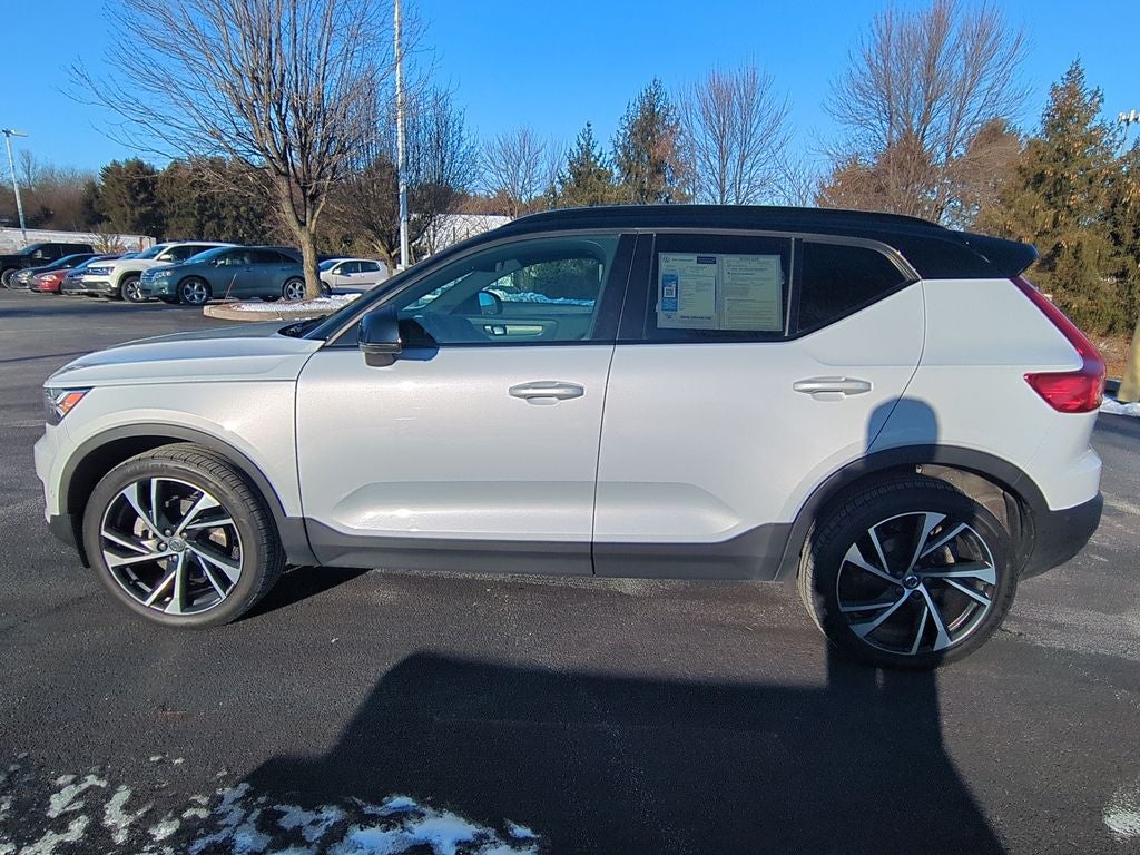 2021 Volvo XC40 R-Design