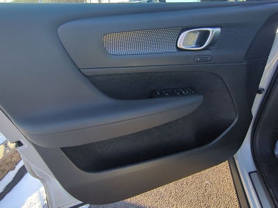 2021 Volvo XC40 R-Design