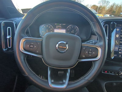 2021 Volvo XC40 R-Design