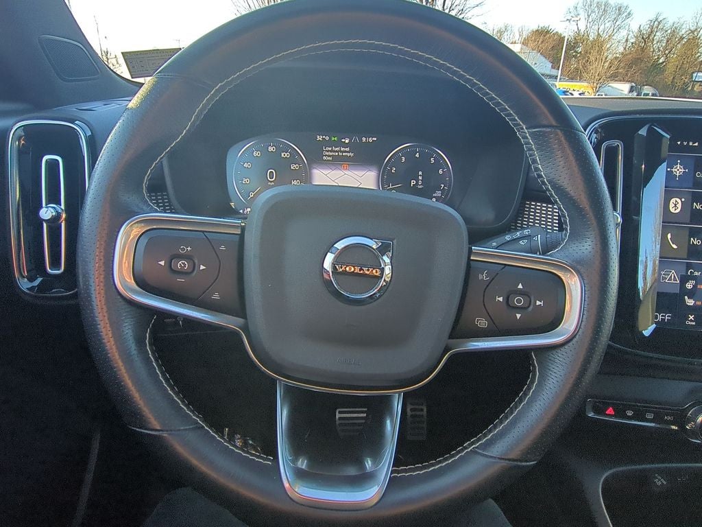 2021 Volvo XC40 R-Design