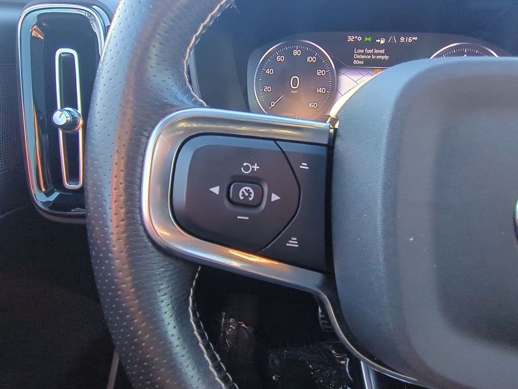 2021 Volvo XC40 R-Design