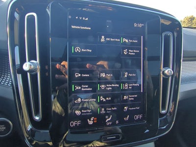 2021 Volvo XC40 R-Design