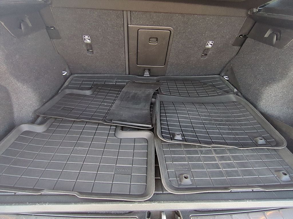 2021 Volvo XC40 R-Design