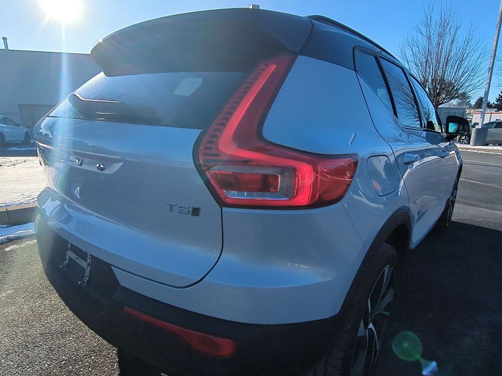 2021 Volvo XC40 R-Design