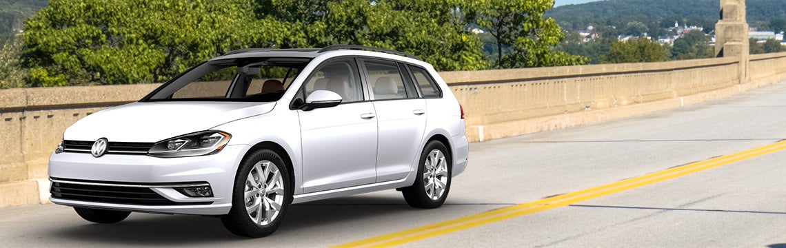 York Volkswagen York Pennyslvania 2019 VW Golf SportWagen